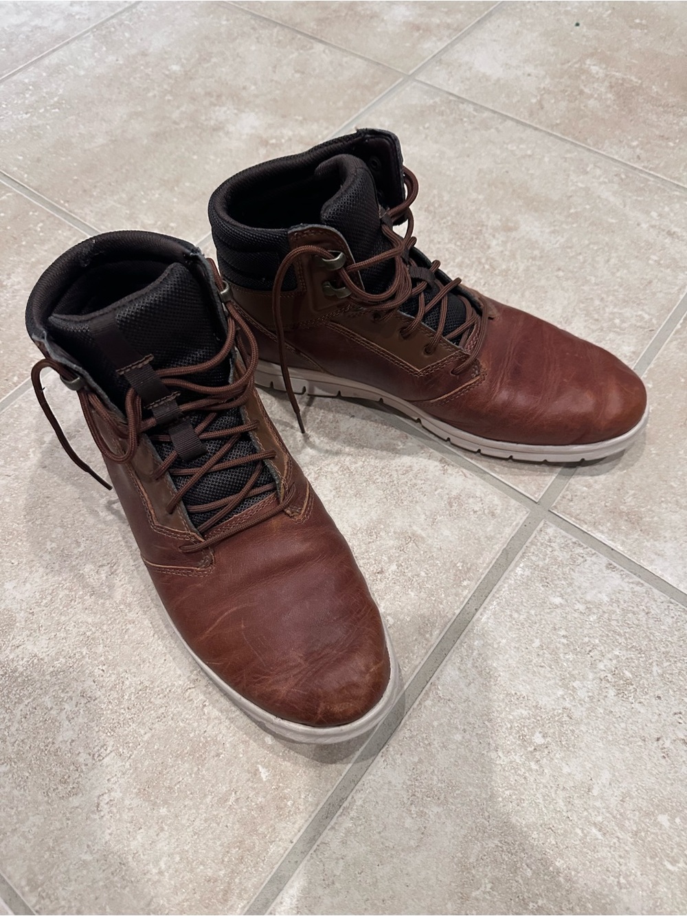 Timberland Men's Brown Leather Boots with Black Collar